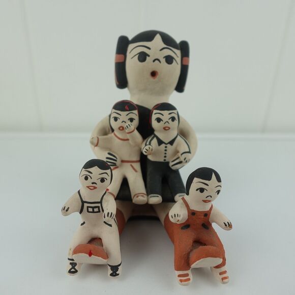 Native American Folk Art Pottery Storyteller T.H. Lujan Cochiti, New Mexico - Picture 1 of 9